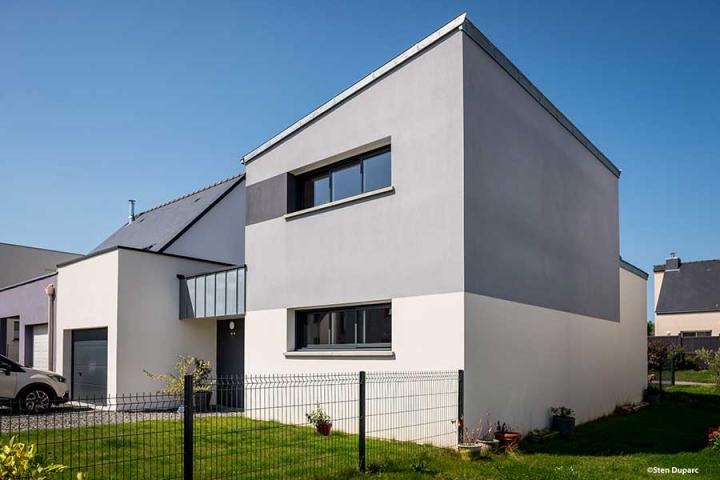 Maison contemporaine à La Mézière - monopente zinc, bandeau zinc naturel