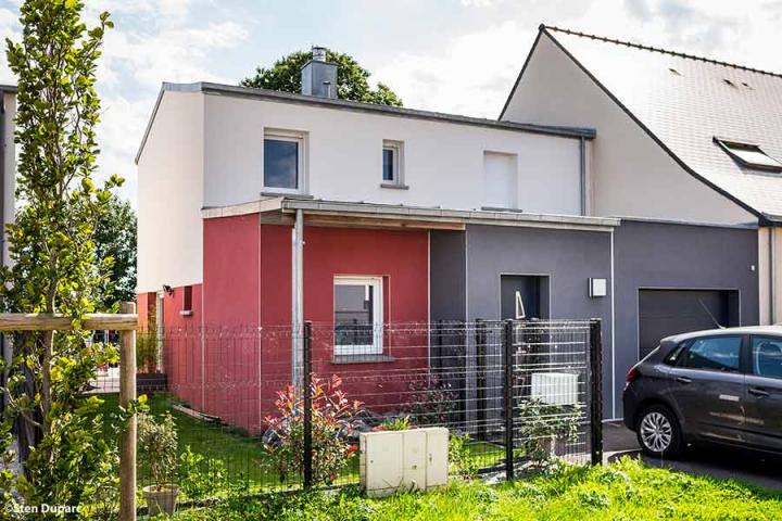 maison moderne, bi-pente zinc et décroché en mono-pente zinc